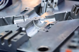 Die casting mold for metal to be injected